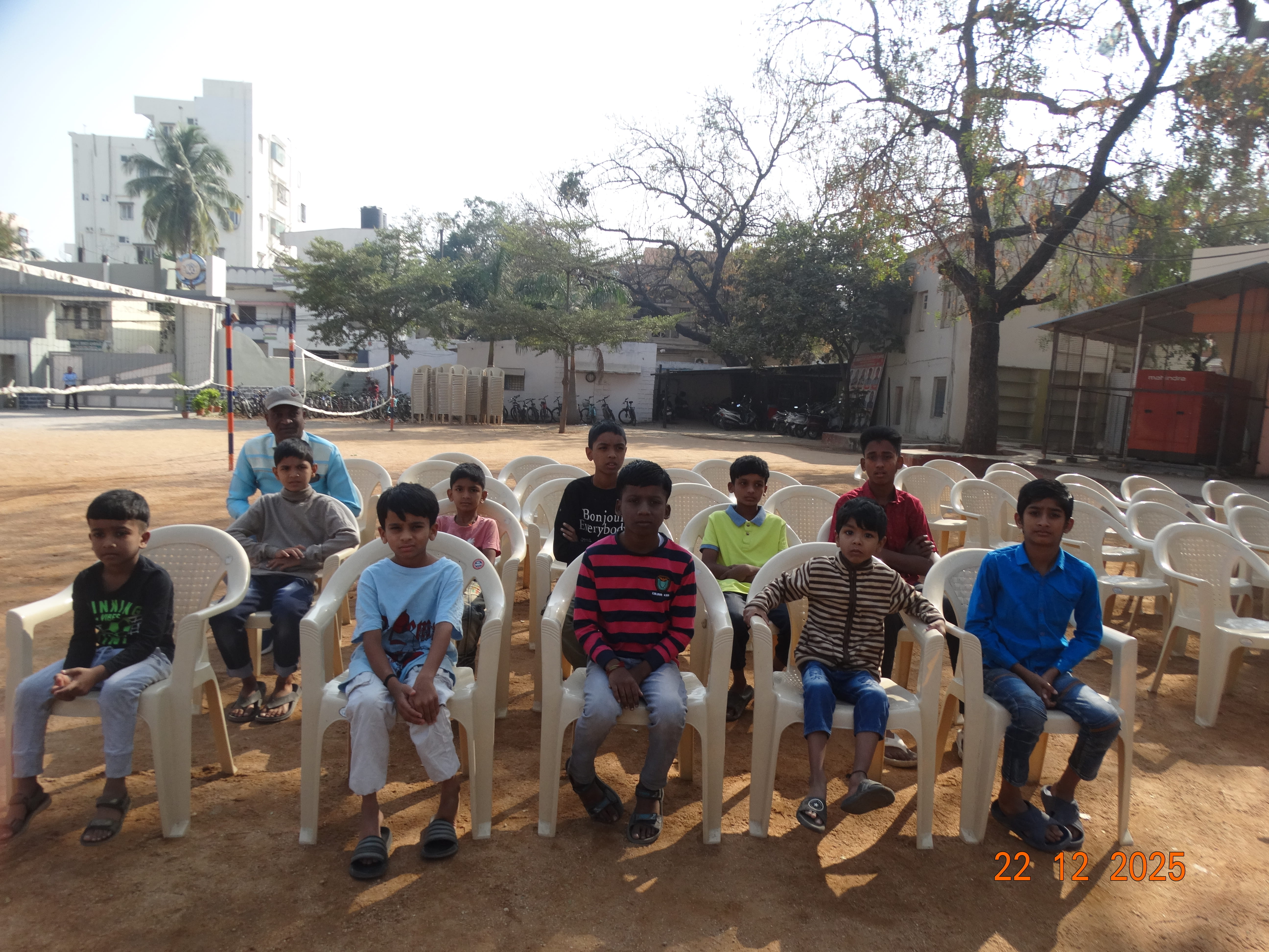  A DAY WITH CHILDREN FROM HOME